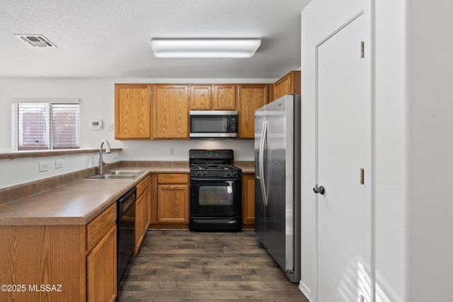 6653 S Via Vista De Santa Cruz, Tucson, AZ 85746