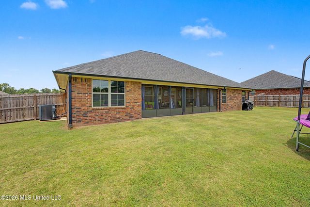 5933 Grove Lane, Horn Lake, MS 38637