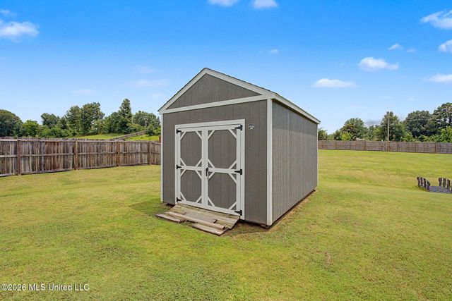 5933 Grove Lane, Horn Lake, MS 38637