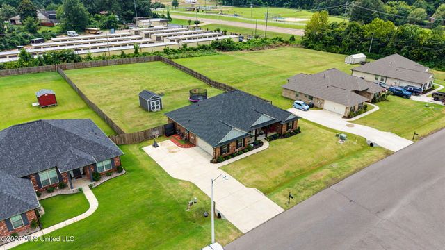 5933 Grove Lane, Horn Lake, MS 38637
