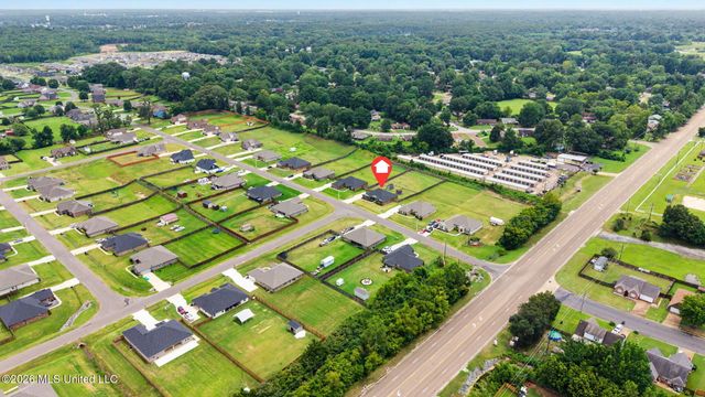 5933 Grove Lane, Horn Lake, MS 38637