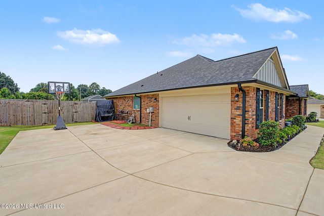 5933 Grove Lane, Horn Lake, MS 38637