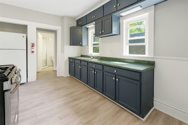 1517 James Street, Kalamazoo, MI 49001