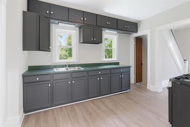 1517 James Street, Kalamazoo, MI 49001