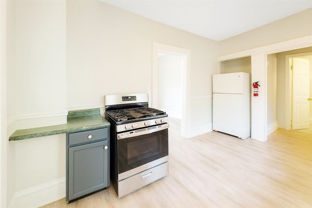 1517 James Street, Kalamazoo, MI 49001