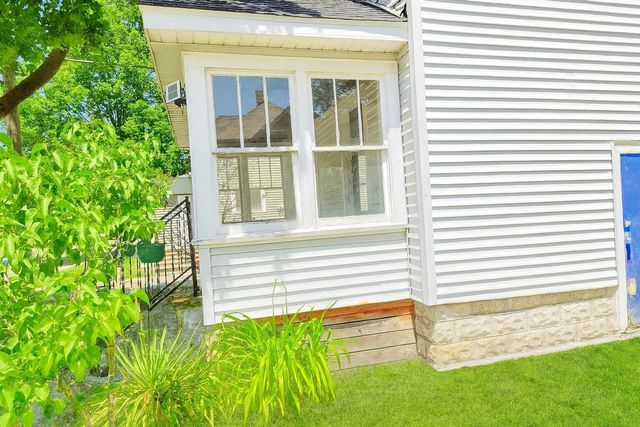 1517 James Street, Kalamazoo, MI 49001