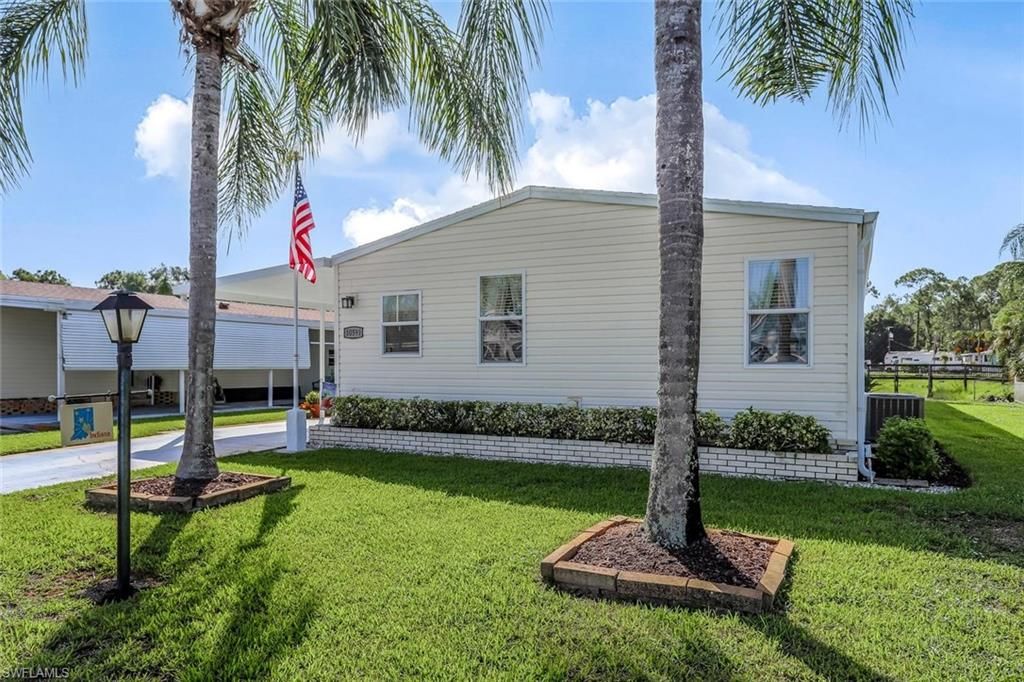 10591 Wales LOOP, BONITA SPRINGS, FL 34135 — exterior