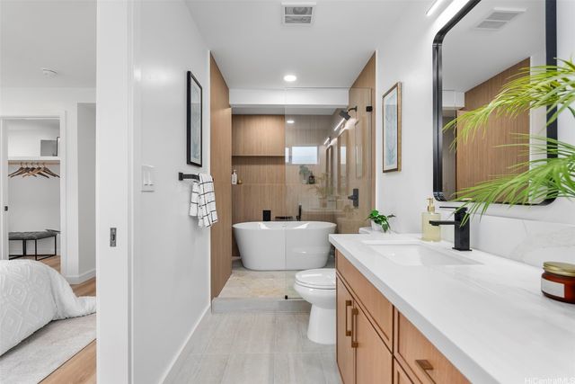 584 Kipuka Place, Kailua, HI 96734