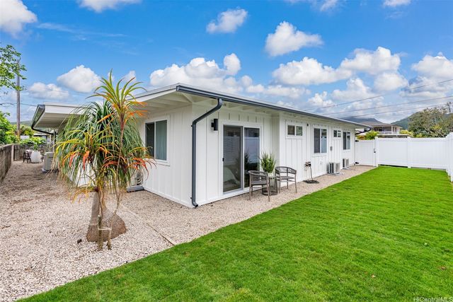 584 Kipuka Place, Kailua, HI 96734