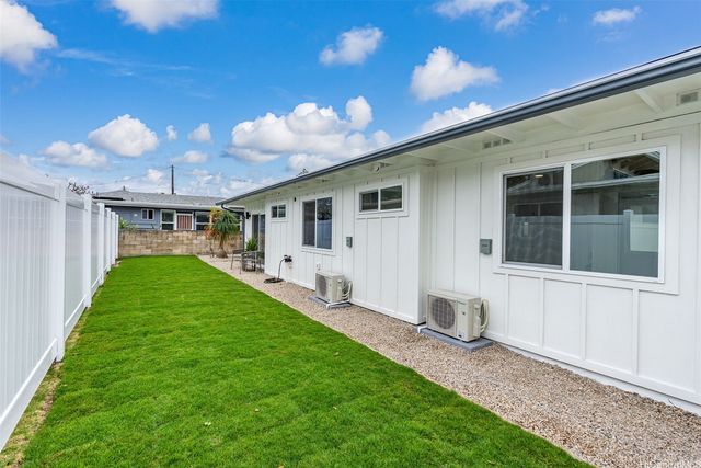 584 Kipuka Place, Kailua, HI 96734