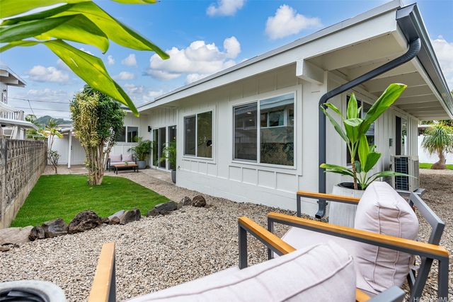 584 Kipuka Place, Kailua, HI 96734