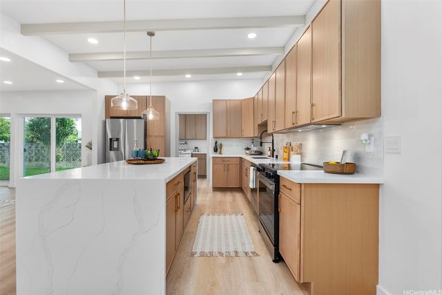 584 Kipuka Place, Kailua, HI 96734