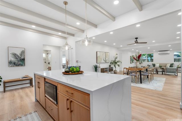 584 Kipuka Place, Kailua, HI 96734