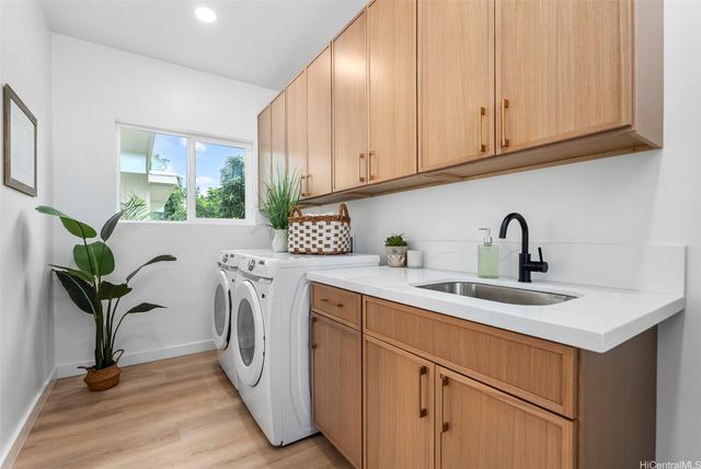 584 Kipuka Place, Kailua, HI 96734