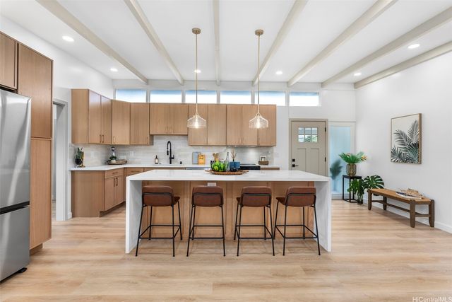 584 Kipuka Place, Kailua, HI 96734