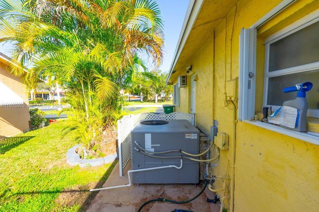 9906 Westwood Dr, Tamarac, FL 33321