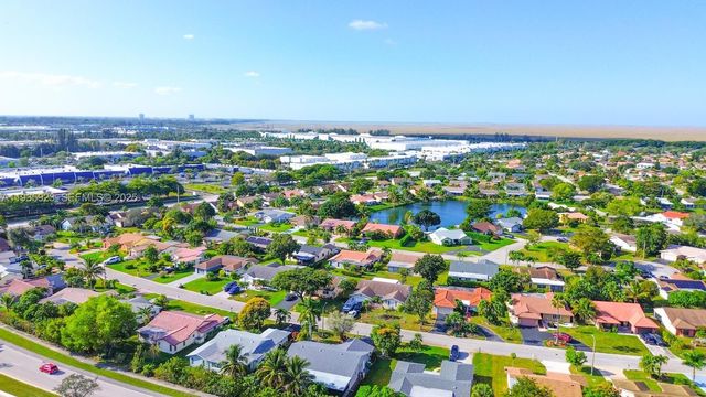 9906 Westwood Dr, Tamarac, FL 33321