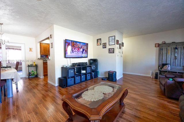 9906 Westwood Dr, Tamarac, FL 33321