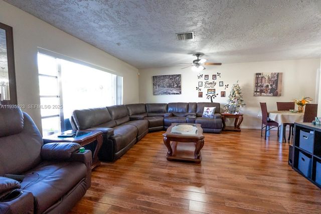 9906 Westwood Dr, Tamarac, FL 33321