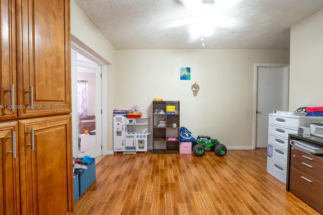 9906 Westwood Dr, Tamarac, FL 33321