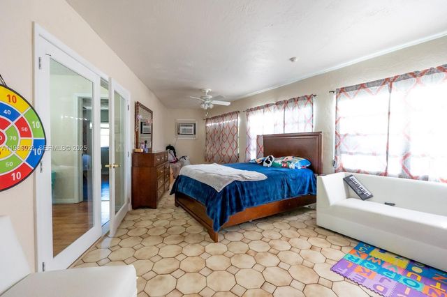 9906 Westwood Dr, Tamarac, FL 33321