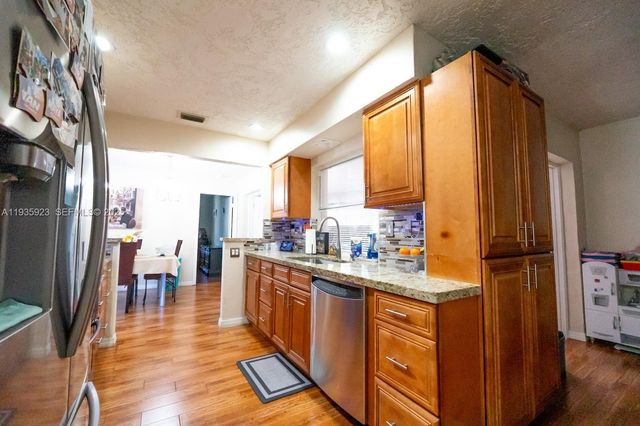 9906 Westwood Dr, Tamarac, FL 33321