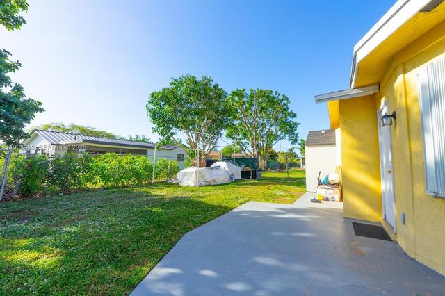 9906 Westwood Dr, Tamarac, FL 33321