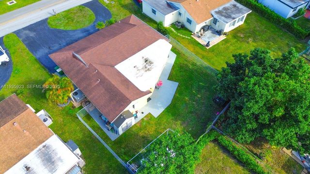 9906 Westwood Dr, Tamarac, FL 33321