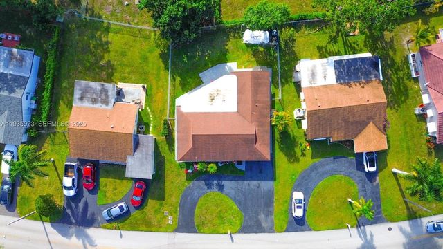 9906 Westwood Dr, Tamarac, FL 33321