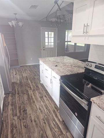 705 Rosedale Drive, Hewitt, TX 76643