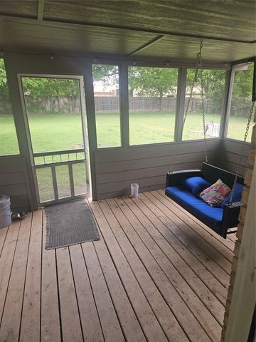 705 Rosedale Drive, Hewitt, TX 76643