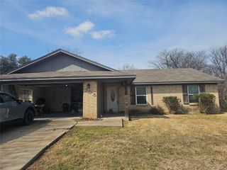705 Rosedale Drive, Hewitt, TX 76643