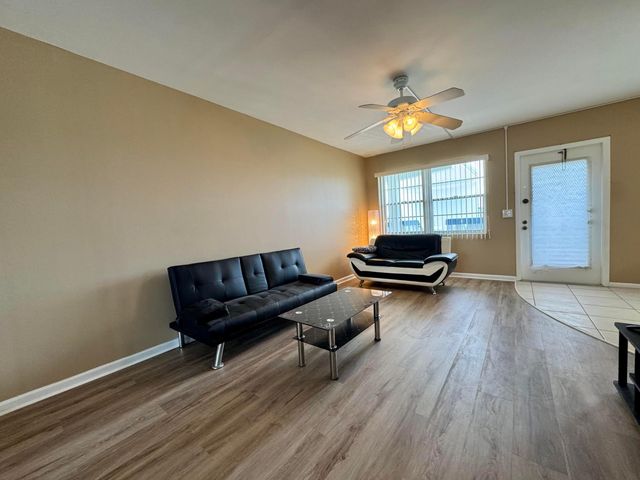 4019 Lincoln A, Boca Raton, FL 33434
