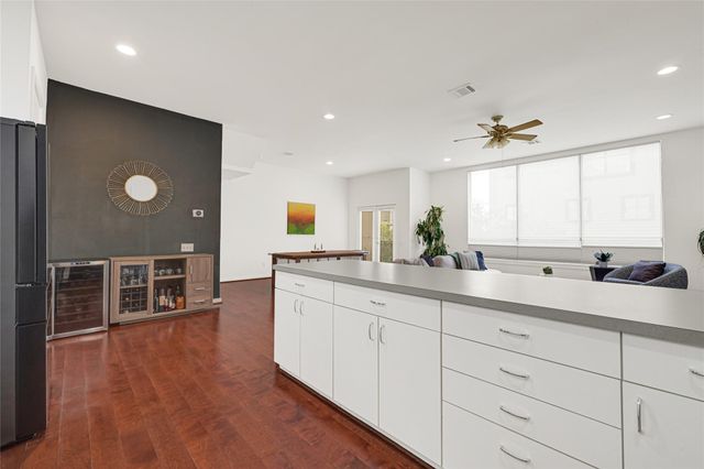 939 Colorado Street 8, Houston, TX 77007