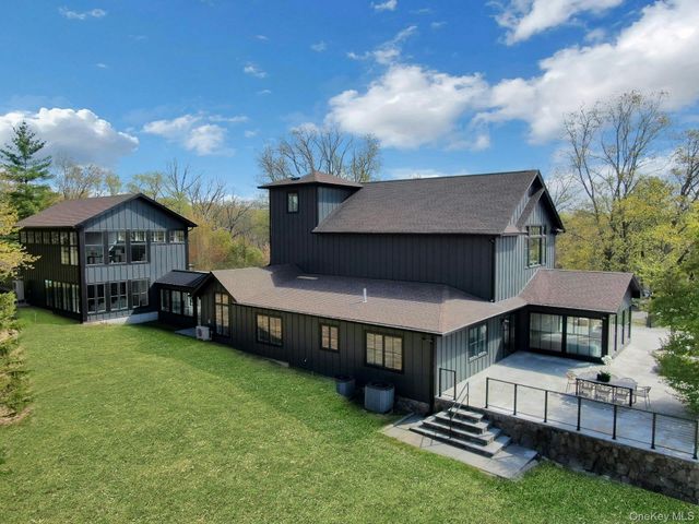 20 Old Stone Road, Valley Cottage, NY 10989