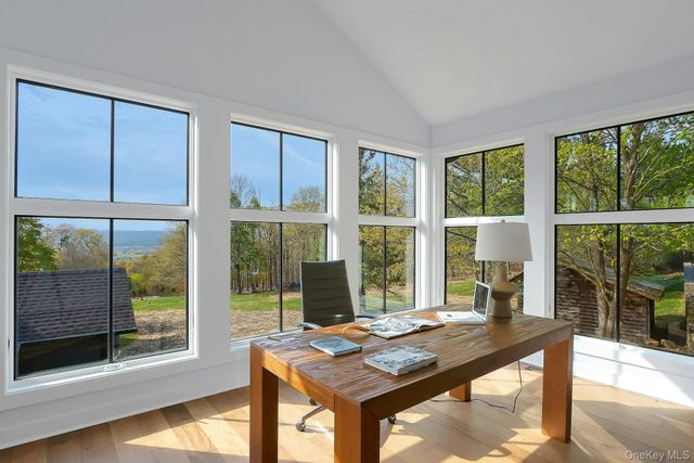 20 Old Stone Road, Valley Cottage, NY 10989