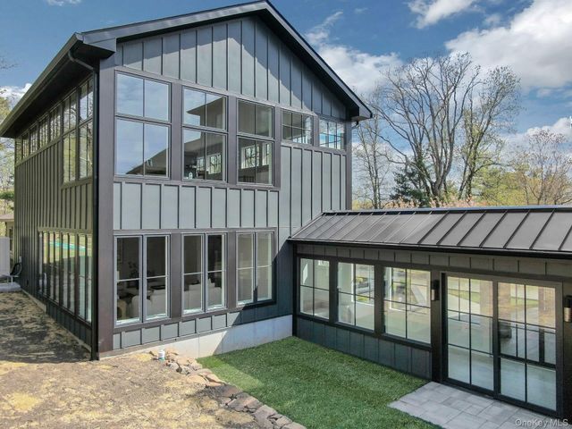 20 Old Stone Road, Valley Cottage, NY 10989