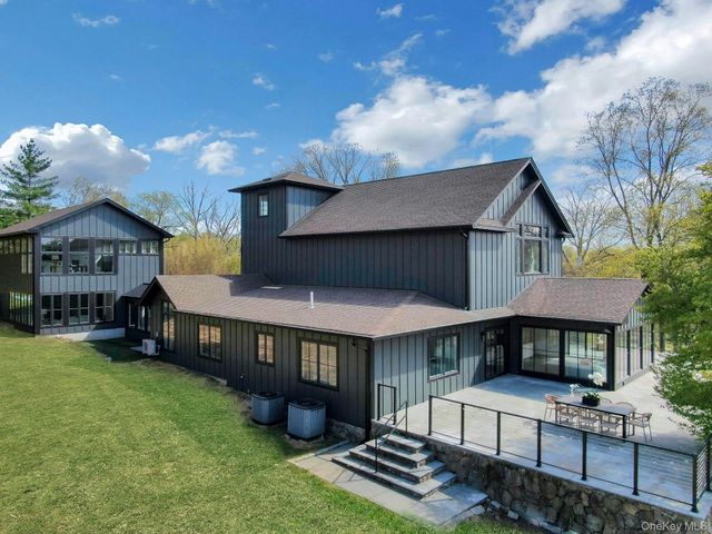 20 Old Stone Road, Valley Cottage, NY 10989