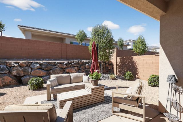 4004 E CERRO WAY, St. George, UT 84790