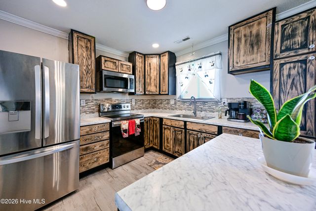 200 Dale Drive, Jacksonville, NC 28540