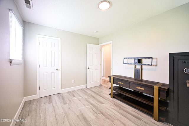 200 Dale Drive, Jacksonville, NC 28540