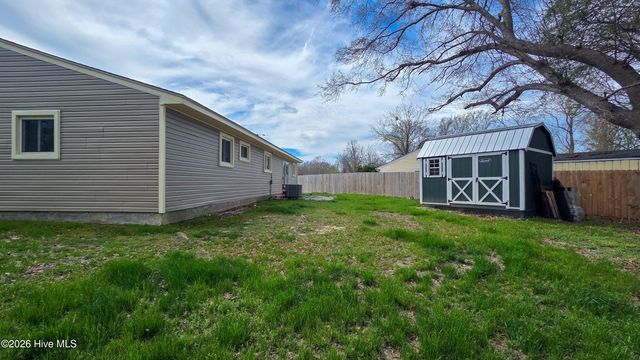 200 Dale Drive, Jacksonville, NC 28540