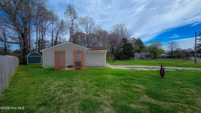 200 Dale Drive, Jacksonville, NC 28540