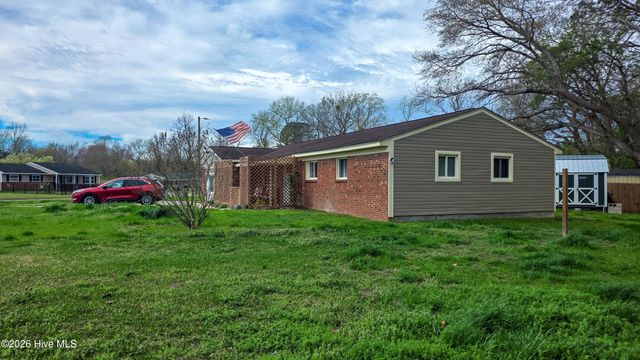 200 Dale Drive, Jacksonville, NC 28540