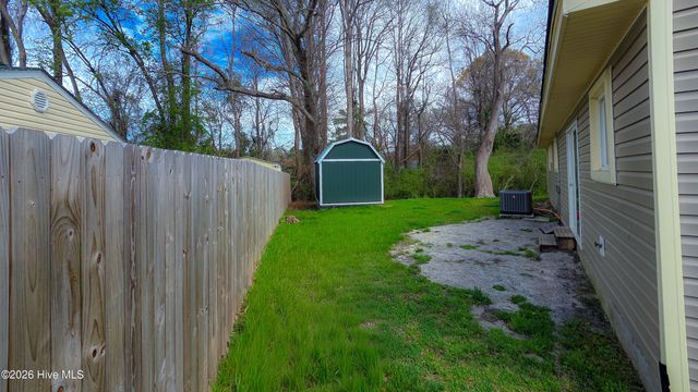 200 Dale Drive, Jacksonville, NC 28540