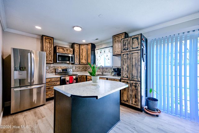 200 Dale Drive, Jacksonville, NC 28540