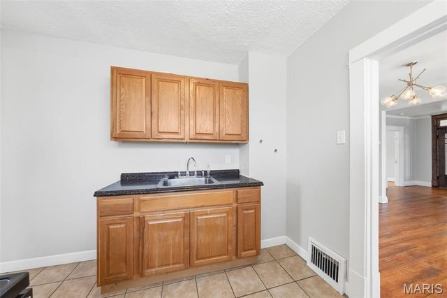 2408 Charlack Avenue, Overland, MO 63114