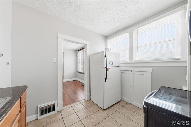 2408 Charlack Avenue, Overland, MO 63114