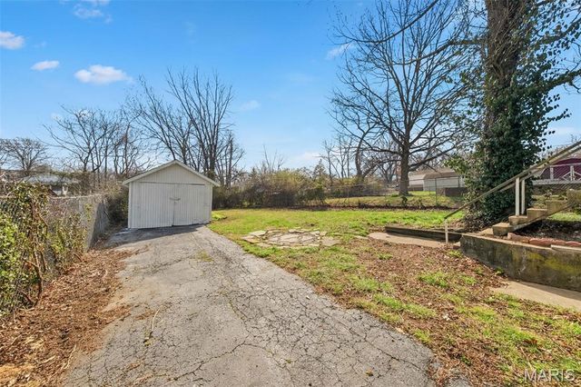 2408 Charlack Avenue, Overland, MO 63114