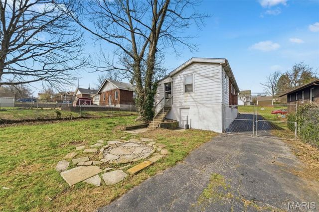 2408 Charlack Avenue, Overland, MO 63114